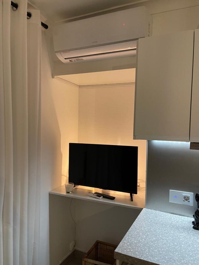 Cozy Studio On The Beach Антиб Экстерьер фото